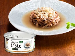 Original Tasty хлопья из филе тунца с курицей в соусе для кошек